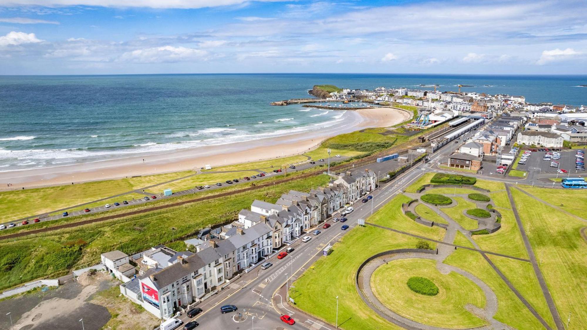 6 Dunluce Park - Portrush By The Sea Apartman Kültér fotó
