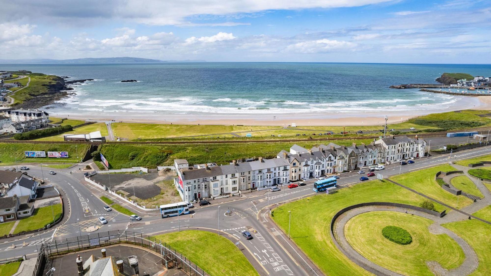 6 Dunluce Park - Portrush By The Sea Apartman Kültér fotó